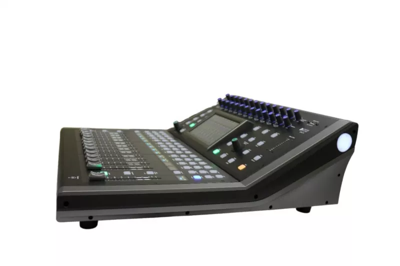 Dreamsound DM-24 24-канальный цифровой микшер Dreamsound DM-24 24-канальный цифровой микшер